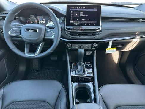 New 2026 Jeep Compass Latitude image 5