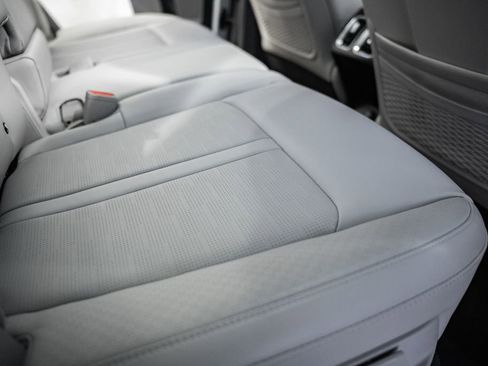 Used 2025 Kia Sorento S w/ Panoramic Sunroof Package image 35