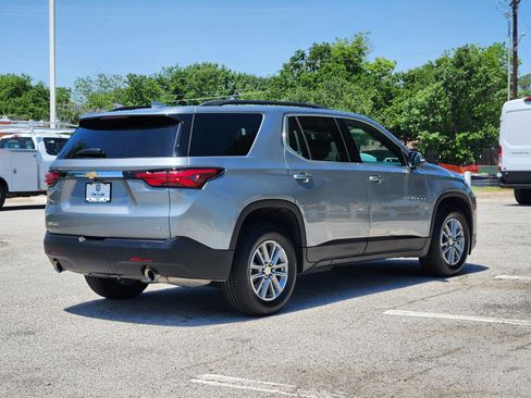 Used 2023 Chevrolet Traverse LT FWD image 5