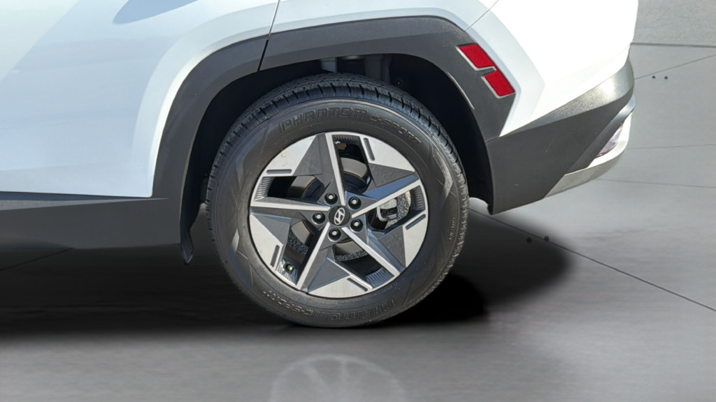 Used 2026 Hyundai Tucson SEL Plus FWD image 16