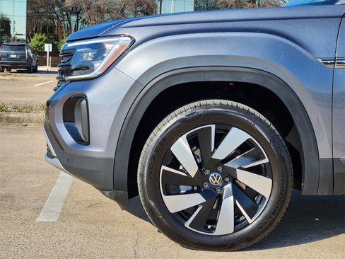 Used 2025 Volkswagen Atlas Cross Sport SE image 8