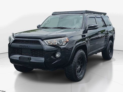 Used 2022 Toyota 4Runner SR5 Premium w/ Moonroof Package AWD/4WD image 8