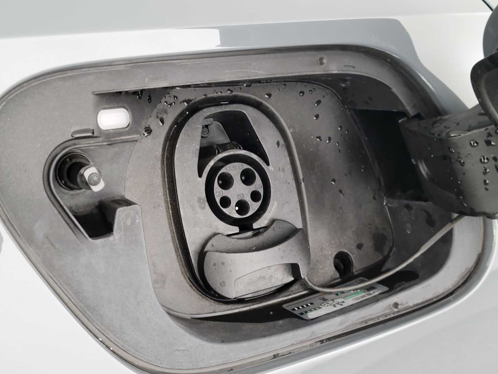 Used 2024 Volkswagen ID.4 2WD image 22