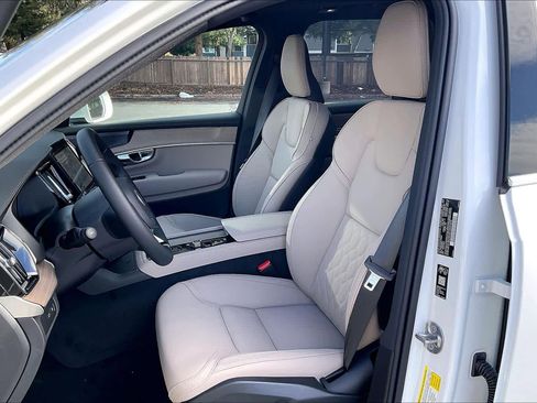 New 2026 Volvo XC90 T8 Plus image 11