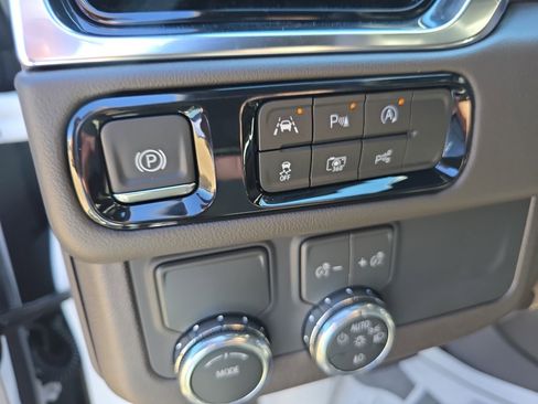 New 2026 GMC Yukon Elevation image 20