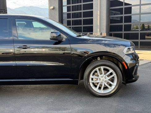 Used 2025 Dodge Durango GT AWD/4WD image 3