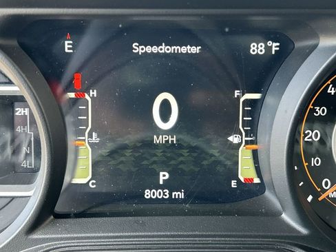 Used 2025 Jeep Wrangler Unlimited Sport AWD/4WD image 12
