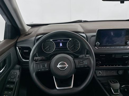 Used 2022 Nissan Rogue SV image 17