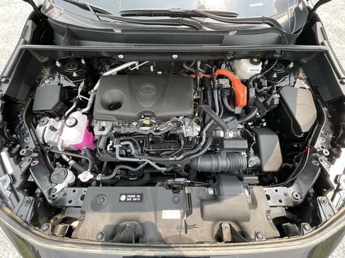 Certified 2025 Toyota RAV4 LE AWD/4WD image 11
