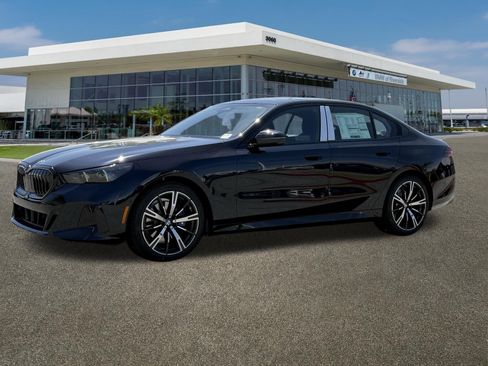 New 2026 BMW 530i w/ M Sport Package RWD image 5