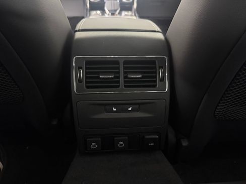 Used 2024 Jaguar XF R-Dynamic SE AWD/4WD image 20