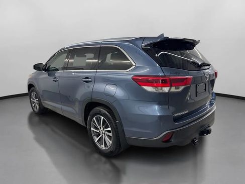 Used 2018 Toyota Highlander XLE image 7