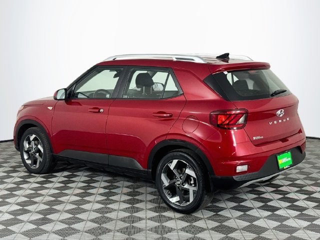 Used 2021 Hyundai Venue SEL FWD image 6