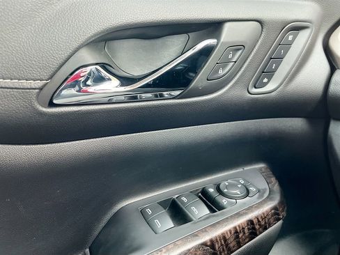 Used 2023 GMC Acadia Denali w/ Black Diamond Edition image 18