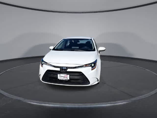 Used 2025 Toyota Corolla LE FWD image 3