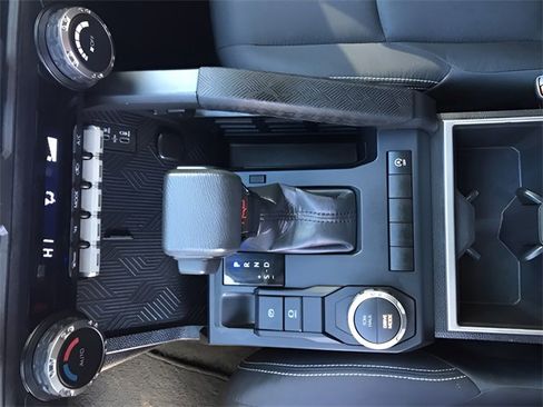 Used 2024 Toyota Tacoma TRD Sport image 18