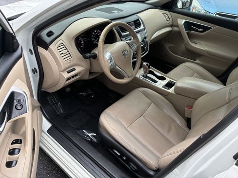 Used 2016 Nissan Altima 2.5 SL w/ Moonroof Package FWD image 7