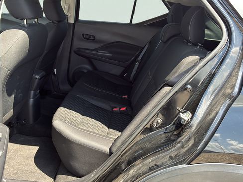 Used 2021 Nissan Kicks S FWD image 16