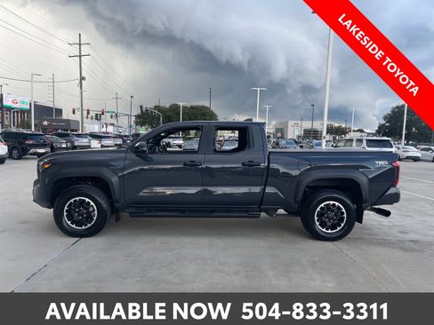 Used 2024 Toyota Tacoma TRD Off-Road w/ TRD Off Road Upgrade Package AWD/4WD image 2
