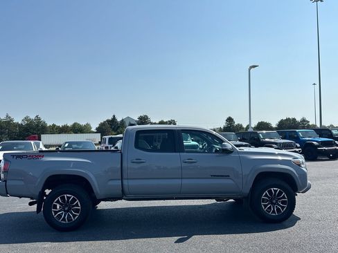 Used 2021 Toyota Tacoma TRD Sport AWD/4WD image 2