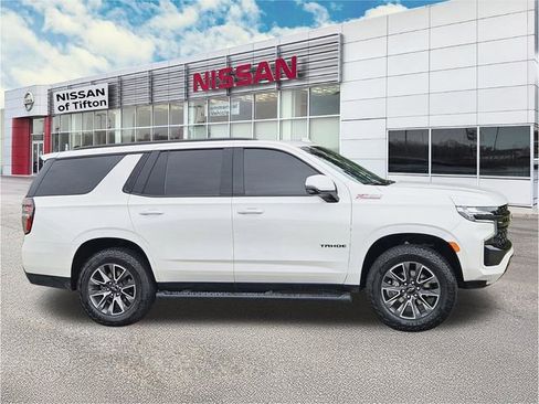 Used 2024 Chevrolet Tahoe Z71 w/ Luxury Package AWD/4WD image 3
