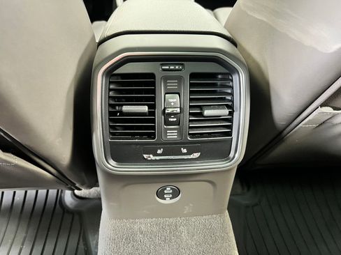 Used 2024 Porsche Macan S AWD/4WD image 23
