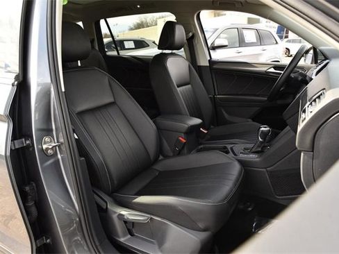 Certified 2024 Volkswagen Tiguan SE image 20