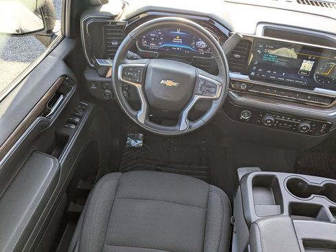 Used 2024 Chevrolet Silverado 1500 LT image 16