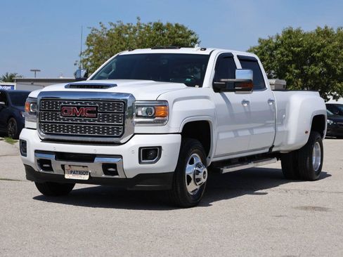 Used 2019 GMC Sierra 3500 Denali w/ Duramax Plus Package AWD/4WD image 6