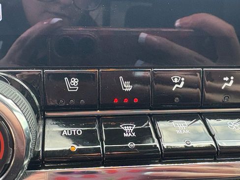 Used 2023 Chevrolet Colorado Z71 w/ Z71 Convenience Package 2 image 23