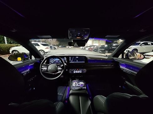 Used 2025 Genesis G90 3.5T image 29