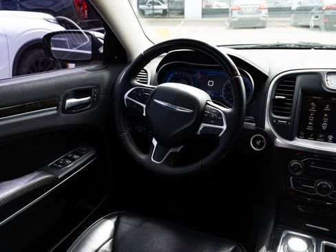 Used 2016 Chrysler 300 C RWD image 8