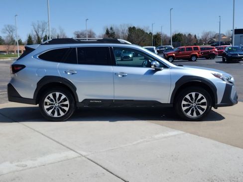 Used 2024 Subaru Outback Touring AWD/4WD image 16