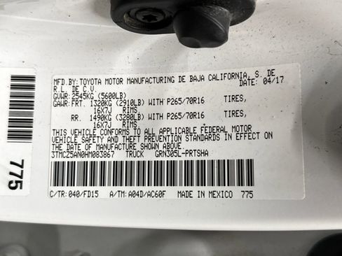 Used 2017 Toyota Tacoma TRD Off-Road w/ Tow Package (A/T) image 14