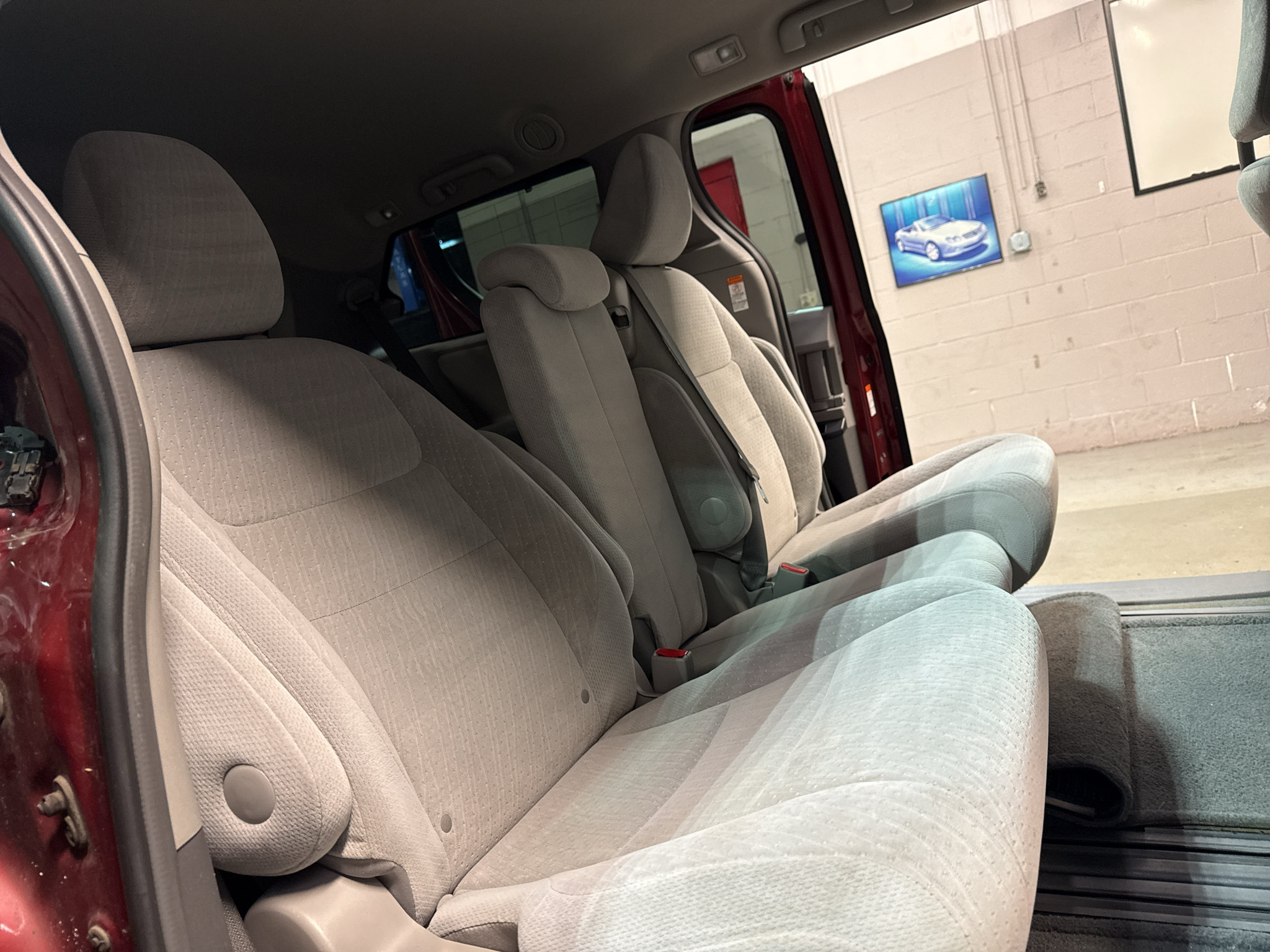 Used 2015 Toyota Sienna LE FWD image 26