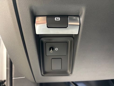 New 2025 Land Rover Defender 130 V8 image 22