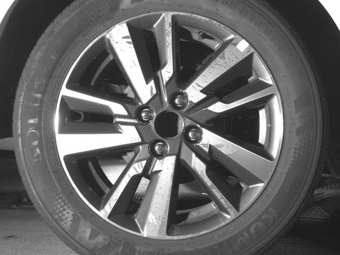 Used 2025 Nissan Versa SV image 15