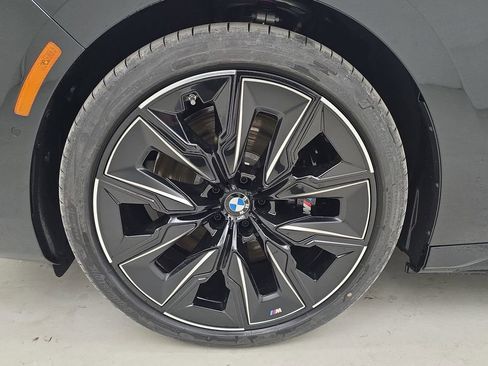 New 2026 BMW i7 xDrive60 w/ Executive Package image 11