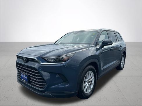 Used 2025 Toyota Grand Highlander AWD image 2