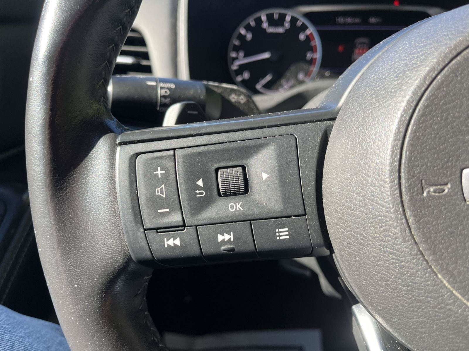 Used 2024 Nissan Rogue SV w/ SV Premium Package AWD/4WD image 28
