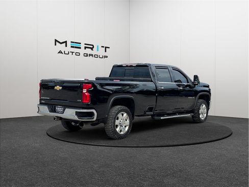 Used 2022 Chevrolet Silverado 2500 LTZ AWD/4WD image 9