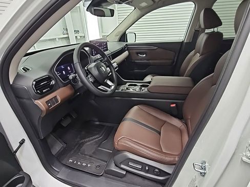 New 2026 Honda Pilot Touring image 10