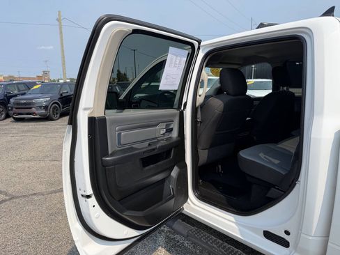 Used 2022 RAM 1500 Classic SLT w/ Electronics Convenience Group AWD/4WD image 34
