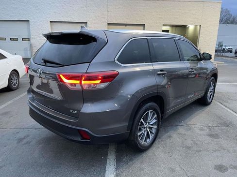 Used 2017 Toyota Highlander XLE image 9