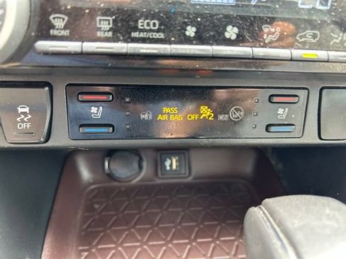 Used 2023 Toyota RAV4 Limited FWD image 20