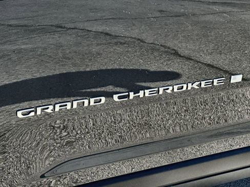 New 2026 Jeep Grand Cherokee Limited RWD image 8