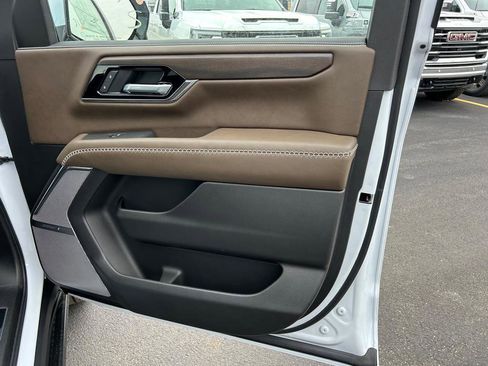New 2026 GMC Yukon XL Denali Ultimate w/ LPO, Floor Liner Package image 18
