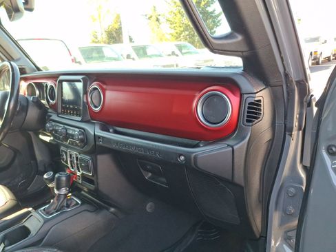 Used 2018 Jeep Wrangler Unlimited Rubicon image 24