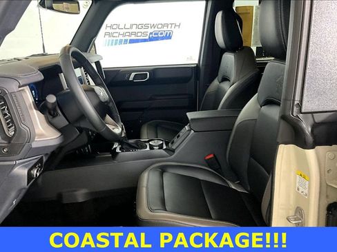 New 2025 Ford Bronco Outer Banks image 9