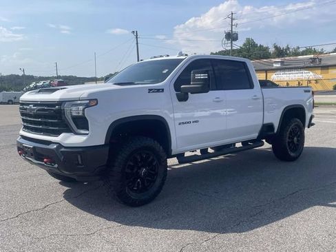 Used 2025 Chevrolet Silverado 2500 LTZ w/ LTZ Plus Package AWD/4WD image 9